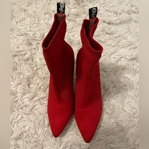 Buffalo red booties